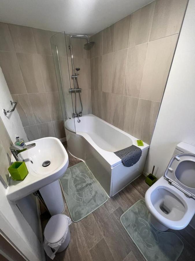 Nestled Inn Canterbury Bagian luar foto