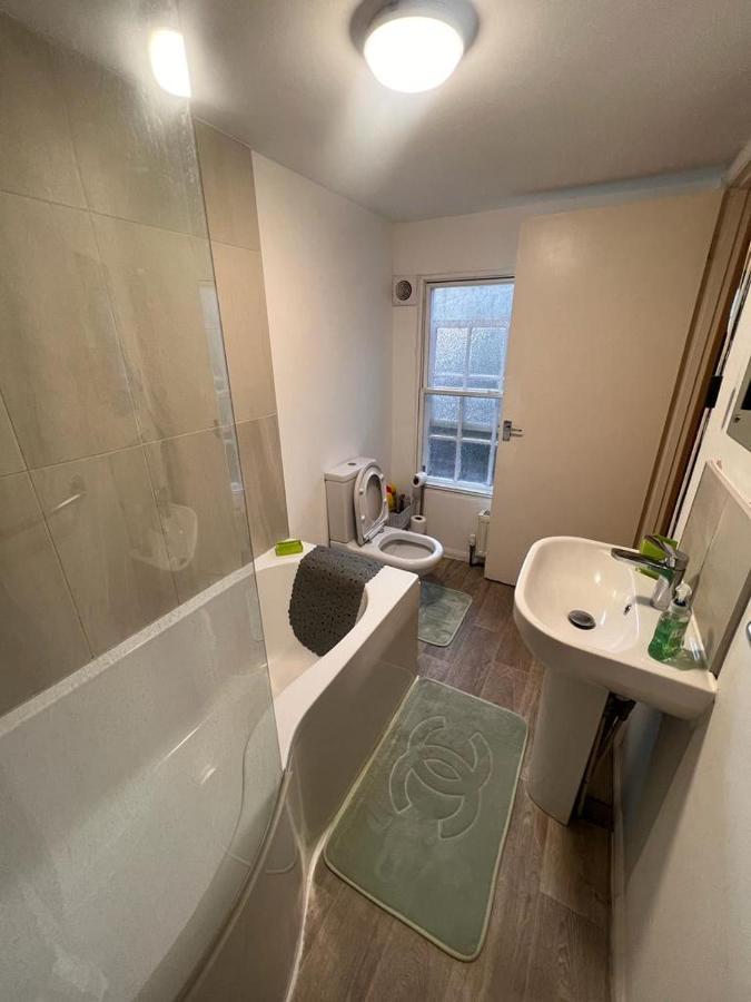Nestled Inn Canterbury Bagian luar foto
