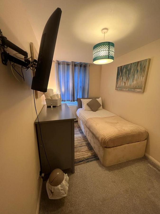 Nestled Inn Canterbury Bagian luar foto
